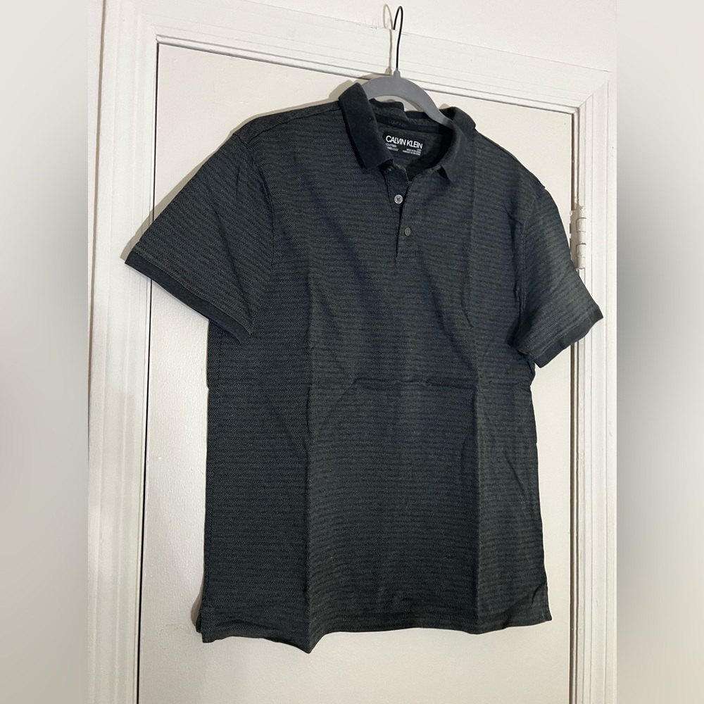 Calvin Klein Grey Short Sleeve Polo Shirt
Size Large